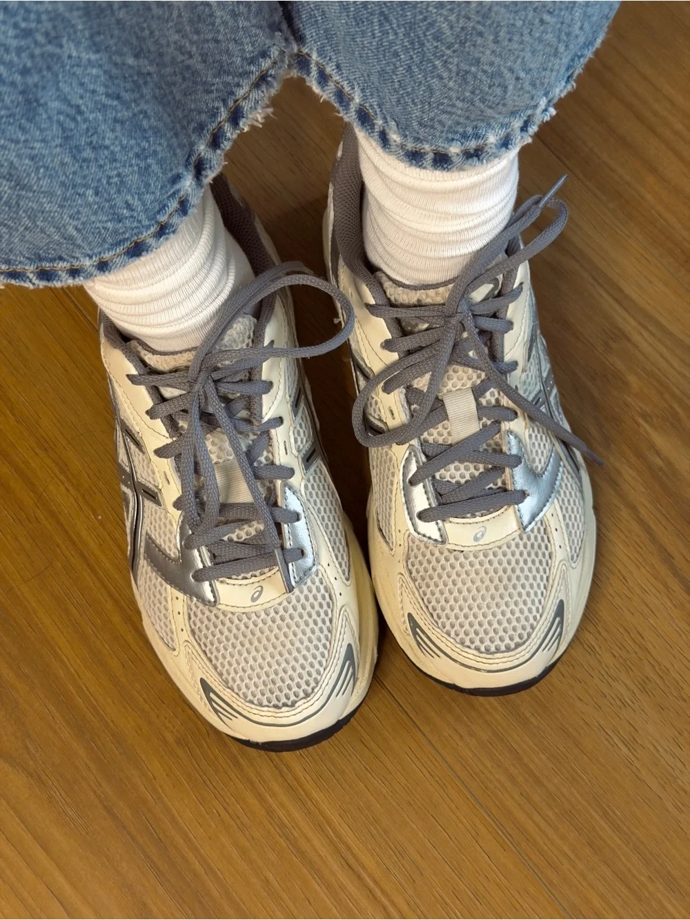 Asics Gel 11-30 White and Gray Mesh Running Shoes